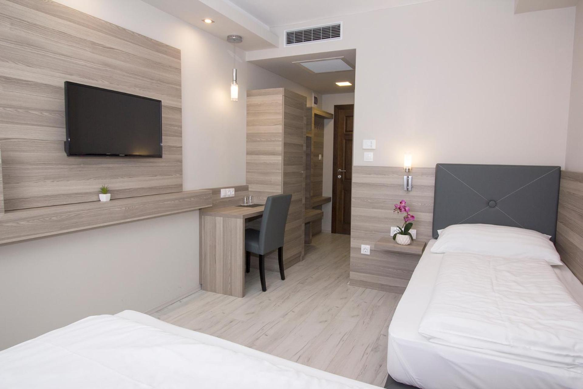 Dabas Hotel Exterior photo